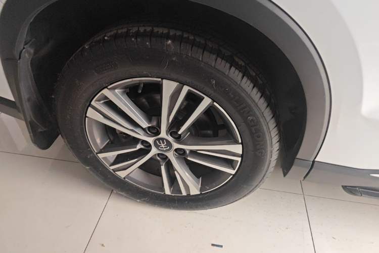 Used BYD Song Pro New Energy 2022 DM-i 51km Prestige Model Right Rear Wheel Hub