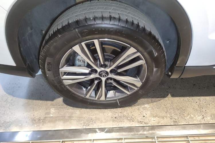 Used BYD Song Pro New Energy 2022 DM-i 51km Prestige Model Right Rear Wheel Hub