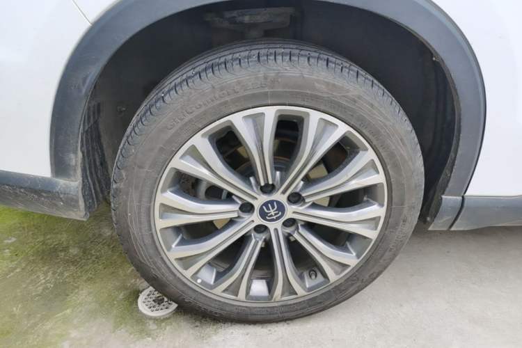 Used BYD Song Pro New Energy 2022 DM-i 110km Flagship Pro Model Right Rear Wheel Hub