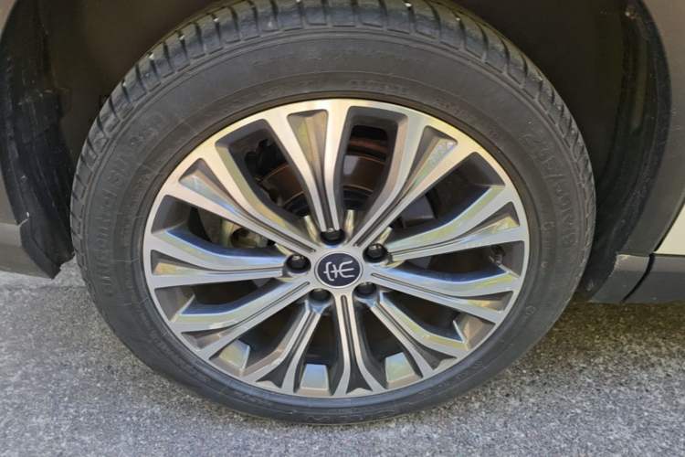 Used BYD Song Pro New Energy 2022 DM-i 110km Flagship Pro Model Right Rear Wheel Hub