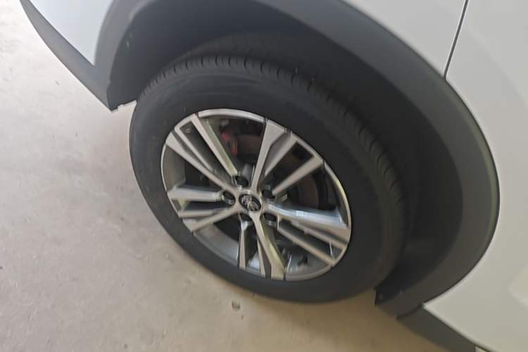 Used BYD Song Pro New Energy 2022 DM-i 51km Prestige Model Right Rear Wheel Hub