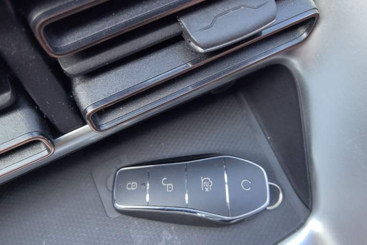 Used BYD Song Pro New Energy 2022 DM-i 110km Flagship Pro Model Vehicle Key