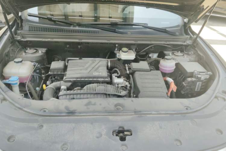 Used BYD Song Pro New Energy 2023 Champion Edition DM-i 110KM Beyond Model Engine Bay