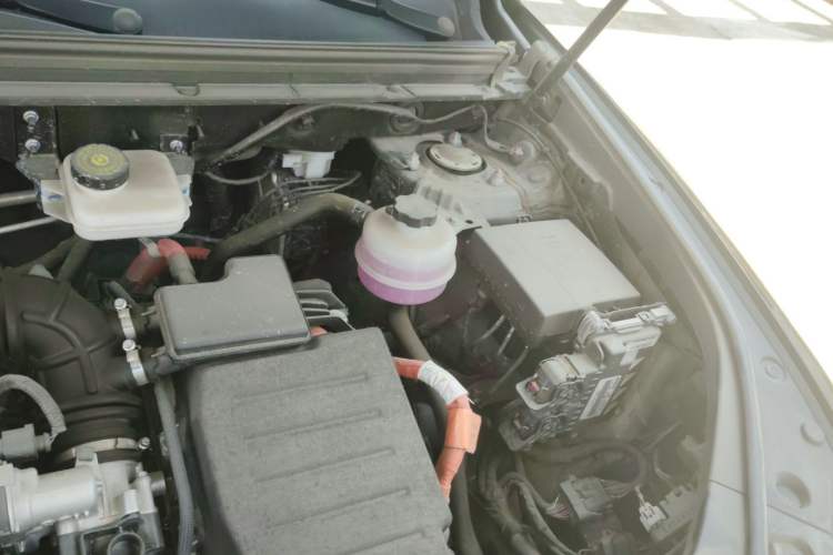 Used BYD Song Pro New Energy 2023 Champion Edition DM-i 110KM Beyond Model Engine Bay Left