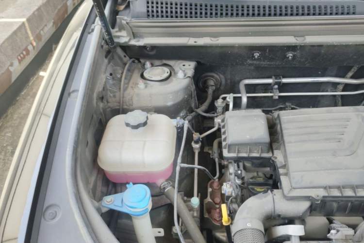Used BYD Song Pro New Energy 2023 Champion Edition DM-i 110KM Beyond Model Engine Bay Right