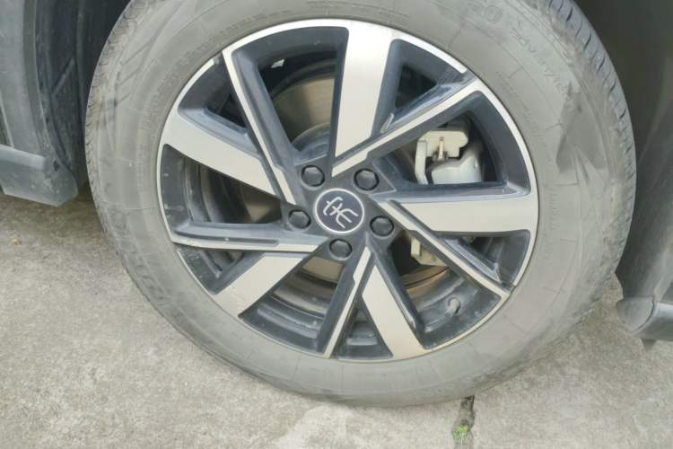 Used BYD Song Pro New Energy 2023 Champion Edition DM-i 110KM Beyond Model Right Front Wheel Hub