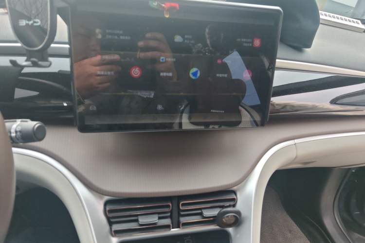 Used BYD Song Pro New Energy 2023 Champion Edition DM-i 110KM Beyond Model Audio And AC Panel