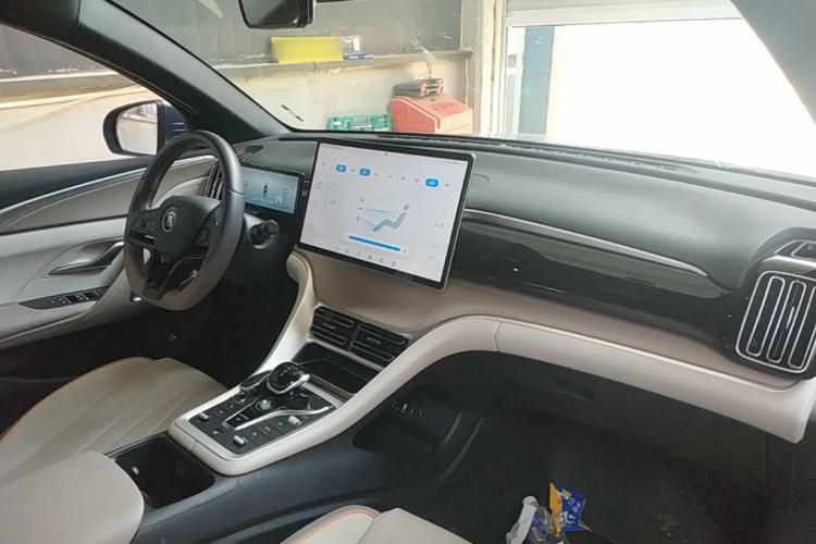 Used BYD Song Pro New Energy 2023 Champion Edition DM-i 110KM Excellence Model Center Console