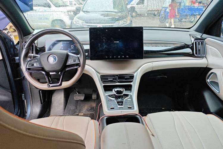 Used BYD Song Pro New Energy 2023 Champion Edition DM-i 110KM Excellence Model Center Console