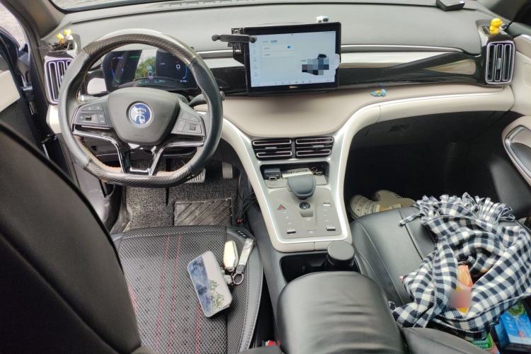 Used BYD Song Pro New Energy 2023 Champion Edition DM-i 71KM Navigation Model Center Console