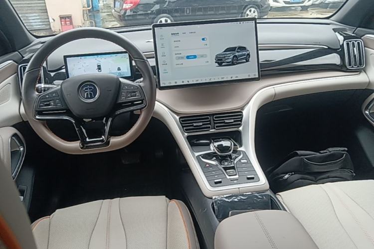 Used BYD Song Pro New Energy 2023 Champion Edition DM-i 110KM Excellence Model Center Console