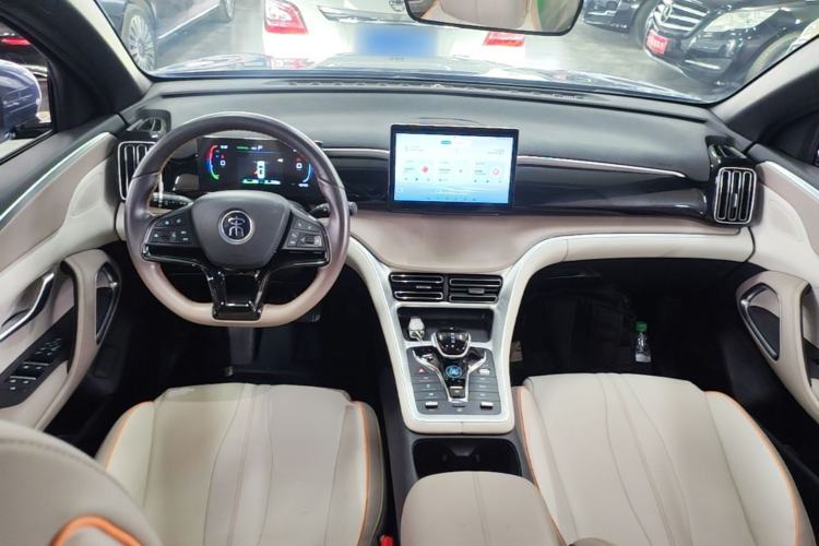Used BYD Song Pro New Energy 2023 Champion Edition DM-i 71KM Leading Model Center Console