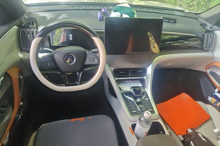Used BYD Song Pro New Energy 2023 Champion Edition DM-i 110KM Excellence Model Center Console