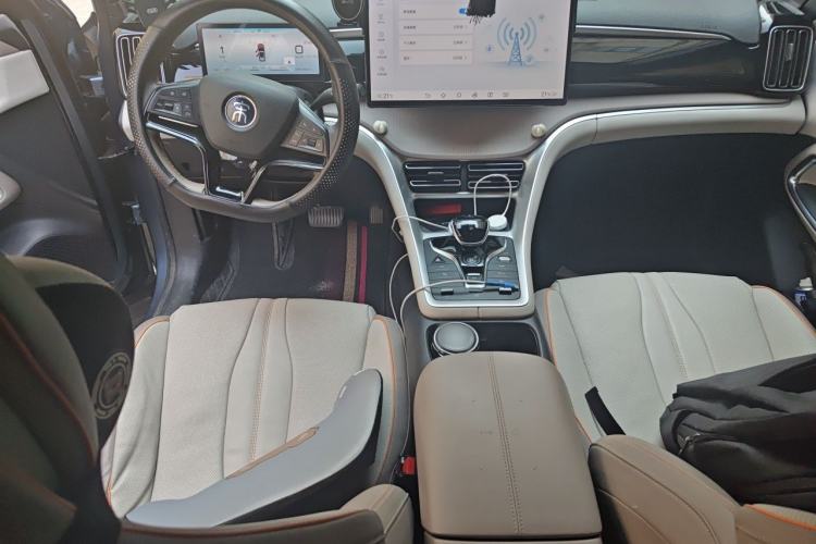 Used BYD Song Pro New Energy 2023 Champion Edition DM-i 110KM Excellence Model Center Console
