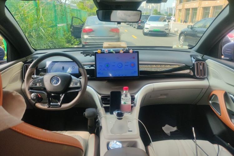 Used BYD Song Pro New Energy 2023 Champion Edition DM-i 110KM Beyond Model Center Console