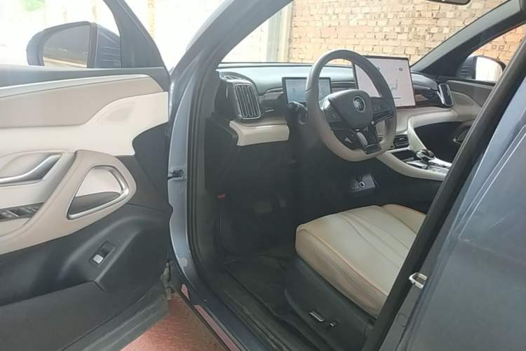 Used BYD Song Pro New Energy 2023 Champion Edition DM-i 110KM Excellence Model Driver Seat