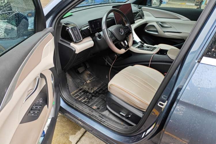Used BYD Song Pro New Energy 2023 Champion Edition DM-i 110KM Excellence Model Driver Seat