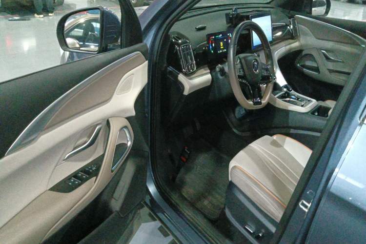 Used BYD Song Pro New Energy 2023 Champion Edition DM-i 71KM Navigation Model Driver Seat