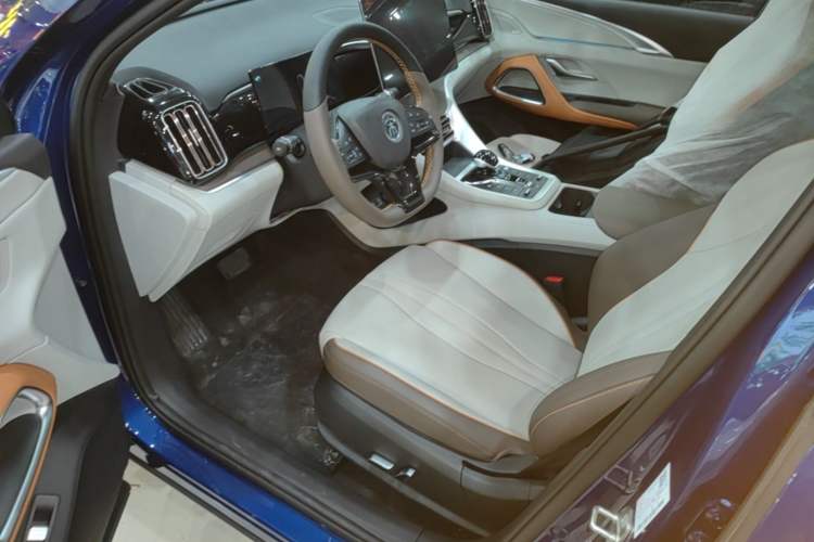 Used BYD Song Pro New Energy 2023 Champion Edition DM-i 110KM Excellence Model Driver Seat