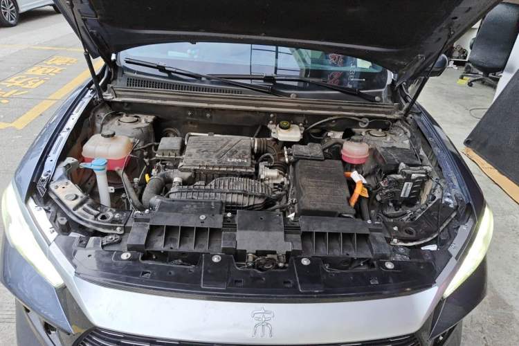 Used BYD Song Pro New Energy 2023 Champion Edition DM-i 110KM Beyond Model Engine Bay