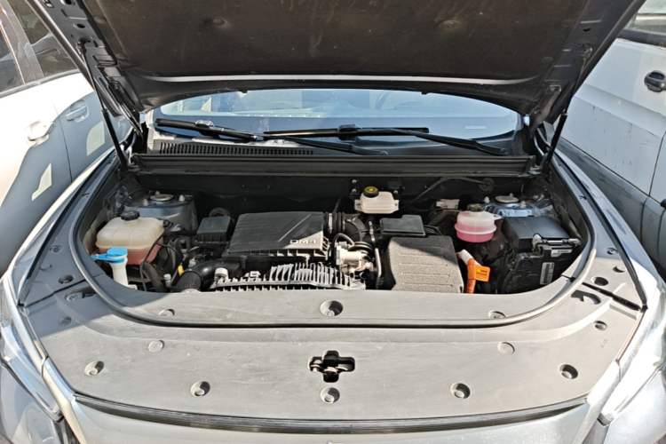 Used BYD Song Pro New Energy 2023 Champion Edition DM-i 110KM Beyond Model Engine Bay
