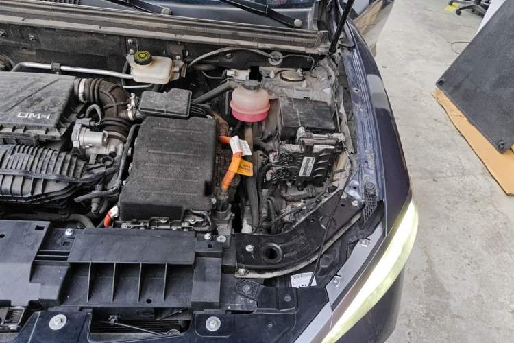 Used BYD Song Pro New Energy 2023 Champion Edition DM-i 110KM Beyond Model Engine Bay Left