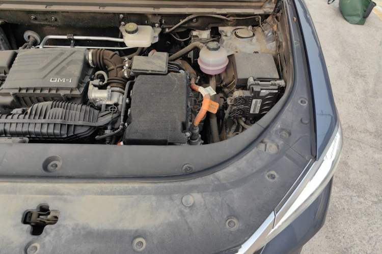 Used BYD Song Pro New Energy 2023 Champion Edition DM-i 110KM Beyond Model Engine Bay Left
