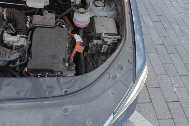 Used BYD Song Pro New Energy 2023 Champion Edition DM-i 71KM Leading Model Engine Bay Left