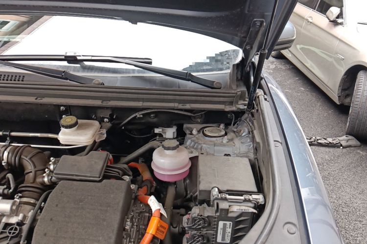 Used BYD Song Pro New Energy 2023 Champion Edition DM-i 71KM Beyond Model Engine Bay Left