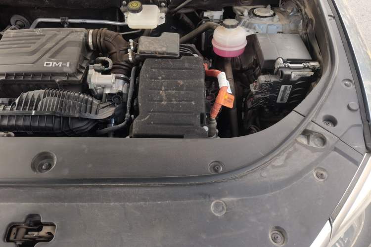 Used BYD Song Pro New Energy 2023 Champion Edition DM-i 71KM Beyond Model Engine Bay Left