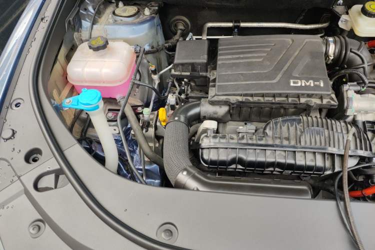 Used BYD Song Pro New Energy 2023 Champion Edition DM-i 71KM Navigation Model Engine Bay Right