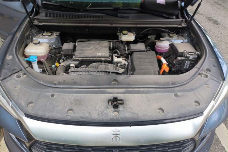 Used BYD Song Pro New Energy 2023 Champion Edition DM-i 110KM Beyond Model Engine Bay