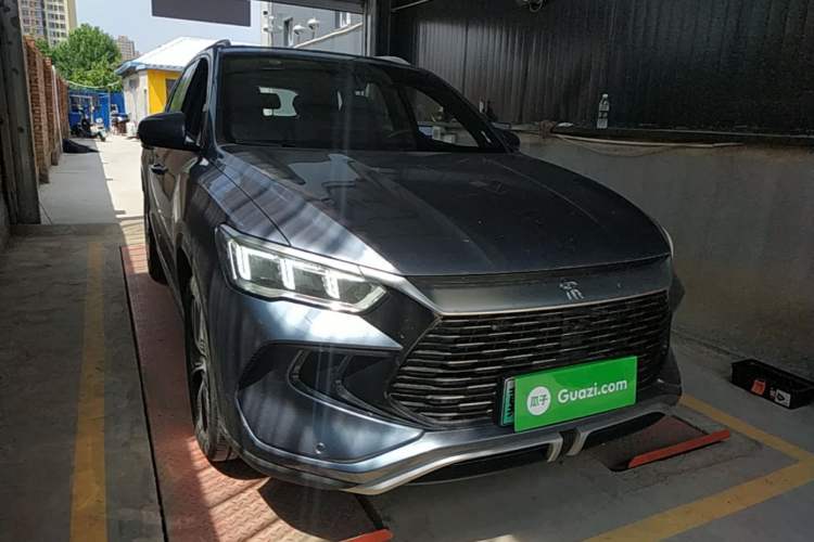 Used BYD Song Pro New Energy 2023 Champion Edition DM-i 110KM Excellence Model Front Right 45 Deg