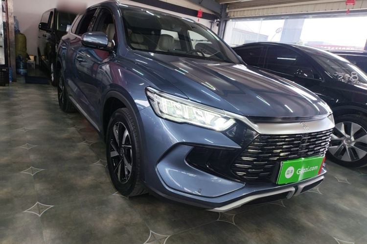 Used BYD Song Pro New Energy 2023 Champion Edition DM-i 71KM Leading Model Front Right 45 Deg