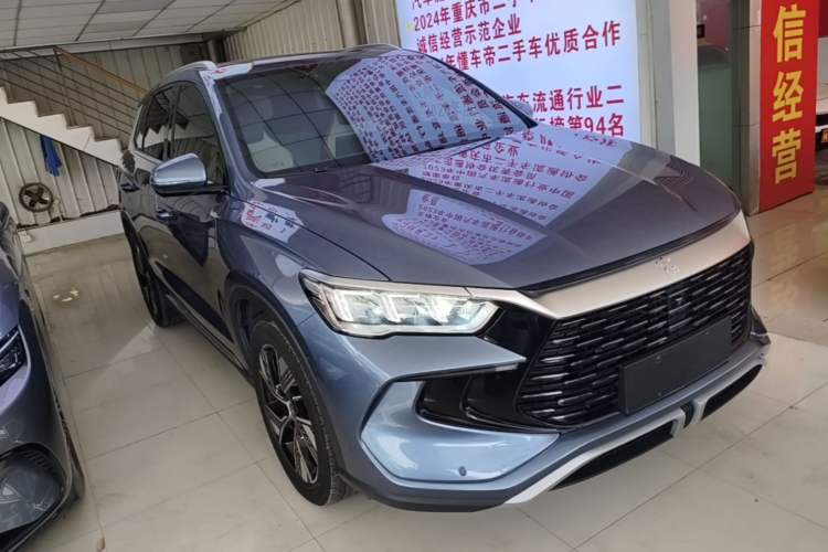 Used BYD Song Pro New Energy 2023 Champion Edition DM-i 110KM Excellence Model Front Right 45 Deg