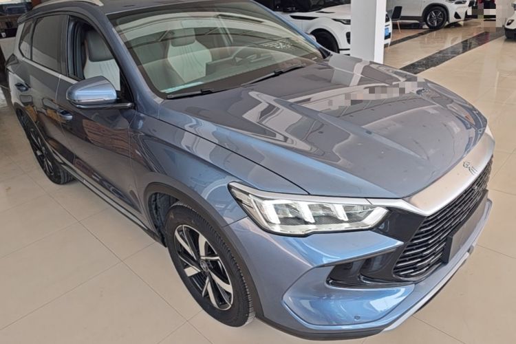 Used BYD Song Pro New Energy 2023 Champion Edition DM-i 71KM Leading Model Front Right 45 Deg