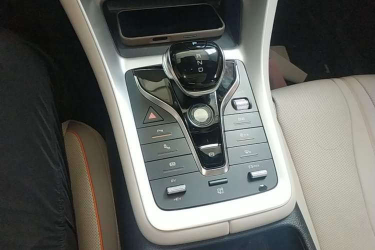 Used BYD Song Pro New Energy 2023 Champion Edition DM-i 110KM Excellence Model Gear Lever