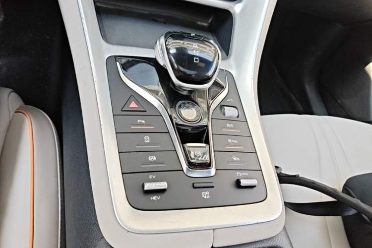 Used BYD Song Pro New Energy 2023 Champion Edition DM-i 110KM Beyond Model Gear Lever