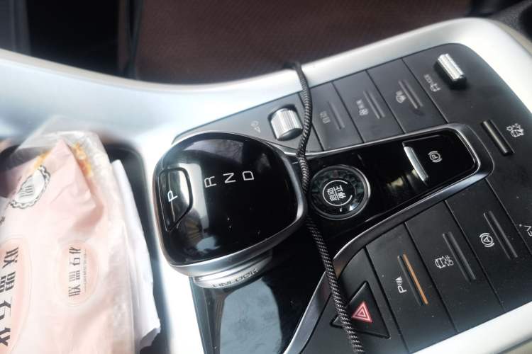 Used BYD Song Pro New Energy 2023 Champion Edition DM-i 71KM Navigation Model Gear Lever