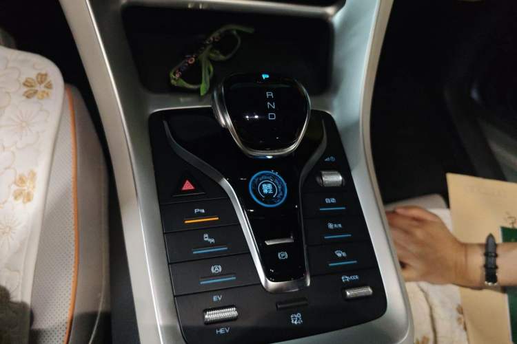 Used BYD Song Pro New Energy 2023 Champion Edition DM-i 110KM Beyond Model Gear Lever