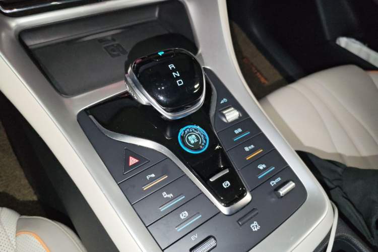 Used BYD Song Pro New Energy 2023 Champion Edition DM-i 110KM Excellence Model Gear Lever