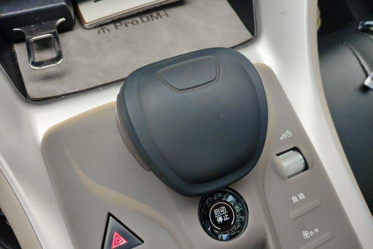 Used BYD Song Pro New Energy 2023 Champion Edition DM-i 71KM Navigation Model Gear Lever