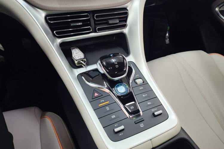 Used BYD Song Pro New Energy 2023 Champion Edition DM-i 71KM Leading Model Gear Lever