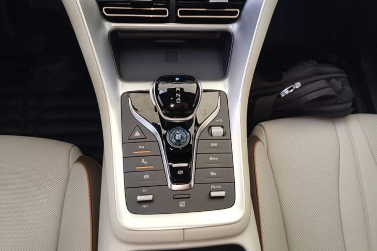 Used BYD Song Pro New Energy 2023 Champion Edition DM-i 110KM Excellence Model Gear Lever