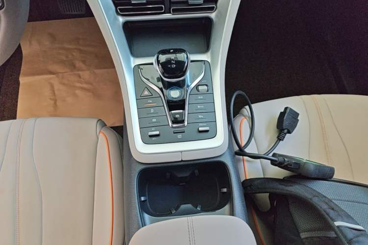 Used BYD Song Pro New Energy 2023 Champion Edition DM-i 71KM Leading Model Gear Lever