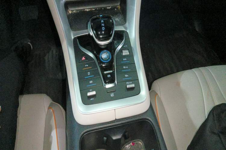 Used BYD Song Pro New Energy 2023 Champion Edition DM-i 71KM Navigation Model Gear Lever