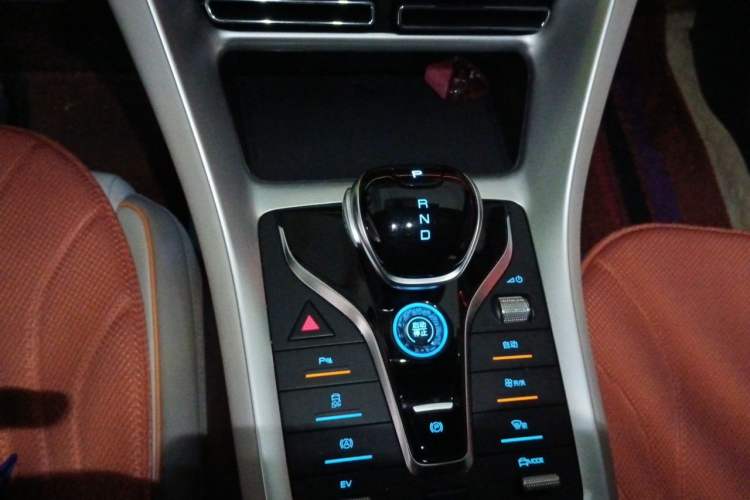 Used BYD Song Pro New Energy 2023 Champion Edition DM-i 71KM Leading Model Gear Lever