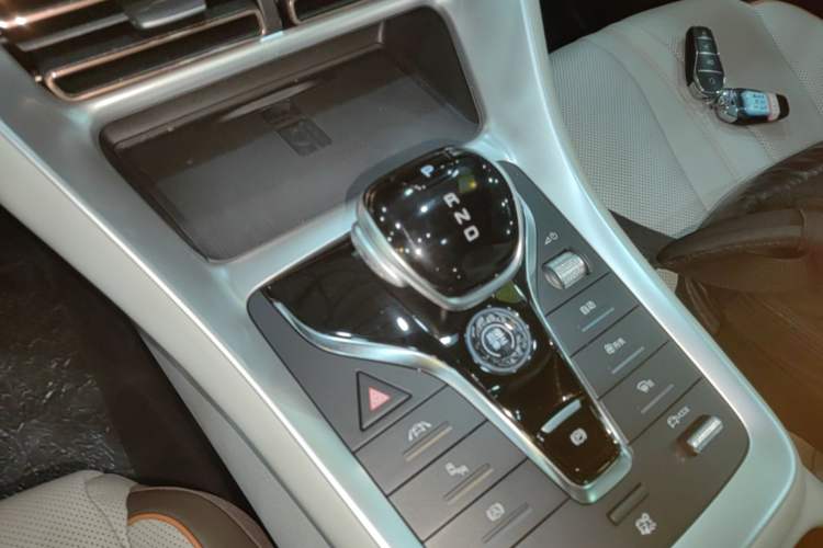 Used BYD Song Pro New Energy 2023 Champion Edition DM-i 110KM Excellence Model Gear Lever