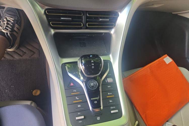 Used BYD Song Pro New Energy 2023 Champion Edition DM-i 110KM Excellence Model Gear Lever