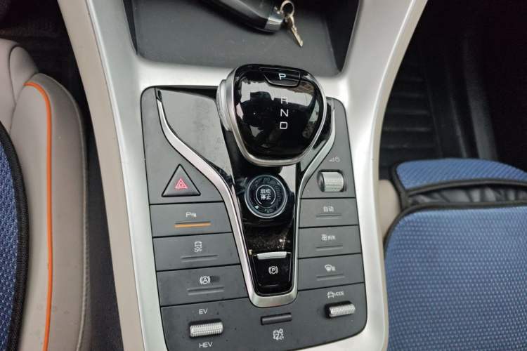 Used BYD Song Pro New Energy 2023 Champion Edition DM-i 71KM Beyond Model Gear Lever